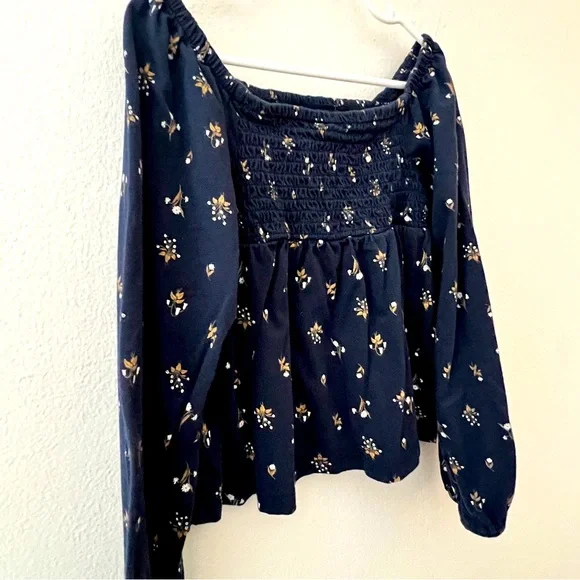 Old Navy Girl’s Long Sleeve Crop Top - Picture 2 of 3